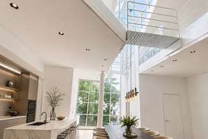 Exklusives Altbau-Penthouse mit Klimaanlage, drei Terrassen & zwei Kaminen