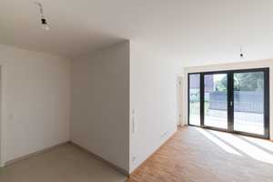 2 Zimmerwohnung mit Einbauküche und großem Balkon – Grafrather Straße 9, 81245 München – Vorschaubild 4