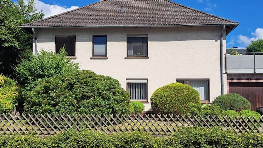 Immobilie in Sontra - Freistehendes Einfamilienhaus mit Gr. Gartengrundstück in Sontra - Bild 1