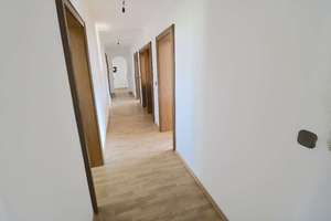 Sehr gepflegtes Einfamilienhaus, 2 Einliegerwohnungen, großes Grundstück und viel Nutzungspotenzial – Die vollständige Adresse der Immobilie erhältst du vom Anbieter., 84149 Velden – Vorschaubild 8