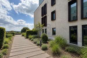 Riedberg: Hochwertige 3-Zimmer-Gartenwohnung mit 2 TG-Stellplätzen – 60438 Kalbach-Riedberg, Frankfurt am Main – Vorschaubild 9