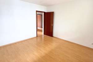 3-Zimmer-Wohnung mit Balkon und Tiefgaragenstellplatz in zentraler Lage von Chemnitz – Arthur-Bretschneider-Straße 16, 9113 Schloßchemnitz, Chemnitz – Vorschaubild 4