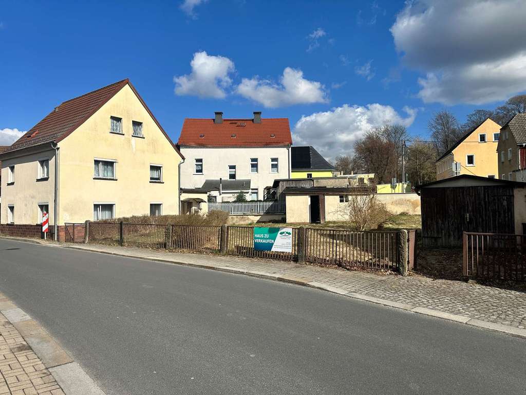 Immobilie in Pulsnitz - Einfamilienhaus als Sanierungsobjekt - Sanieren, einziehen, ankommen - Bild 1