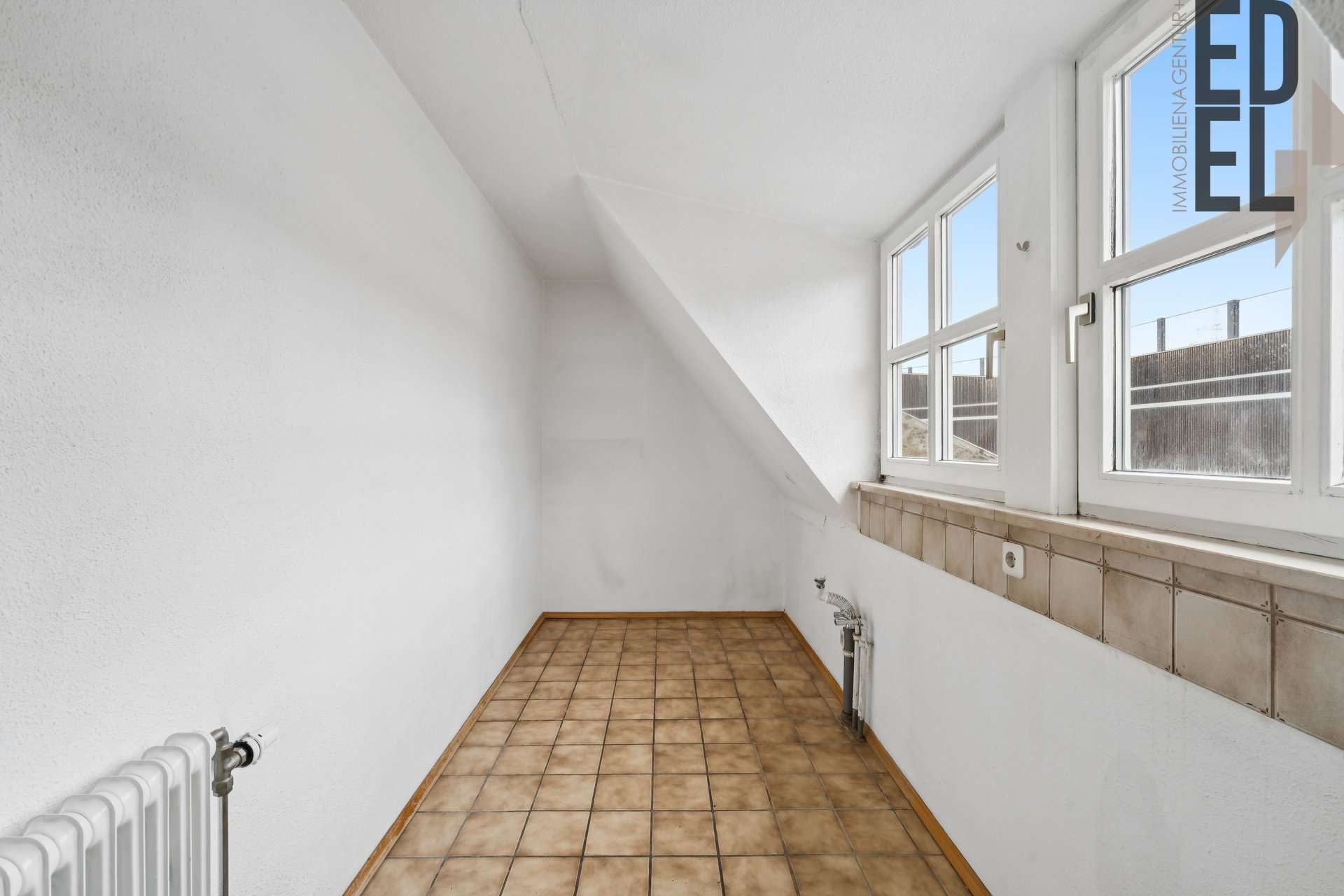 Immobilie in Neutraubling - 3-Zimmer-Maisonette mit Balkon & Stellplätzen in ruhiger Lage von Neutraubling - Bild 4