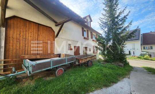 Altes Bauernhaus in Glems sucht neuen Besitzer!