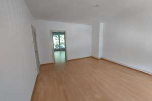 Provisionsfrei: Helle 2-Zimmer im 1. OG mit Garten-Balkon, bodentiefen Fenstern & Parkettboden – Käthnerort 1, 22083 Barmbek-Süd, Hamburg – Vorschaubild 2