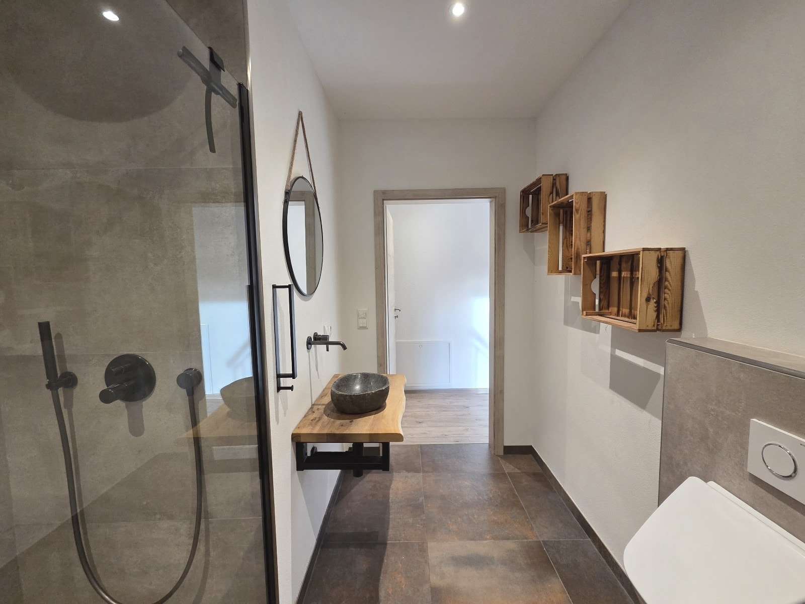 Immobilie in Rauhenebrach - Junges und großes EFH in ruhiger, sonniger Siedlungslage (Wfl. 220 m² / Grund 949 m²) mit Doppelg - Bild 1