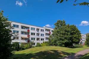 Ruhig, gepflegt, gut angebunden – 3-Zimmer-Wohnung mit Loggia im 1. OG – John-F.-Kennedy-Allee 108, 38444 Detmerode, Wolfsburg – Vorschaubild 2