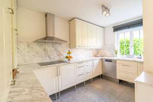 Ein Haus zum Verlieben – Neuwertige Doppelhaushälfte in ruhiger Lage von Laim mit großer Südterrasse – Die vollständige Adresse der Immobilie erhältst du vom Anbieter., 80686 Friedenheim, München – Vorschaubild 9