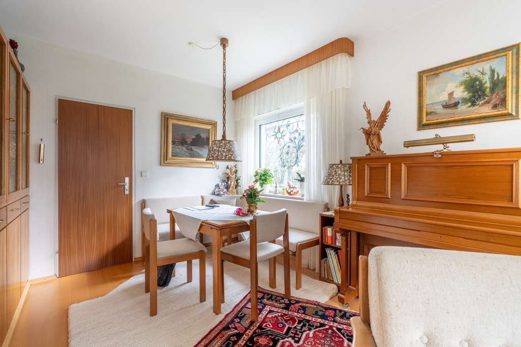 Immobilie in Gilching - Jetzt Hauseigentümer werden: gepflegtes Reiheneckhaus mit sonnigem Garten und Einzelgarage - Bild 4