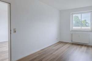Helle 2-Zimmer-Wohnung mit Balkon und Tiefgaragenstellplatz – 28325 Oberneuland, Bremen – Vorschaubild 3