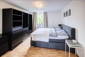 Möbliert: Schwabing-Freimann: Moderne 2,5-Zimmer Wohnung – Die vollständige Adresse der Immobilie erhältst du vom Anbieter., 80939 Am Hart, München – Vorschaubild 3