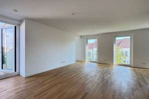 Luxuriöses Dachgeschoss mit ruhiger Terrasse und EBK ! – Florastraße  67B, 13187 Pankow (Ortsteil), Berlin – Vorschaubild 1