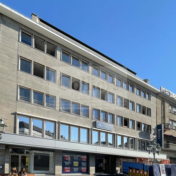 Kernsanierte Bürofläche direkt am Markt