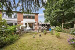 Hamburg-Rahlstedt | Sanierungsbedürftiges Reihenendhaus mit viel Potenzial und einem sonnigen Garten – Die vollständige Adresse der Immobilie erhältst du vom Anbieter., 22149 Rahlstedt, Hamburg – Vorschaubild 1