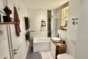 Markante 2,5-Zimmer-Wohnung mit Balkon, Einbauküche und Stellplatz in ruhiger Lage – Sportplatzstraße 1b, 1259 Niedersedlitz, Dresden – Vorschaubild 3