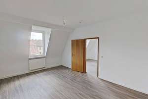 Helle 3-Zimmer-Dachgeschosswohnung in Gibitzenhof – Sperlingstraße 14, 90459 Gugelstraße, Nürnberg – Vorschaubild 3