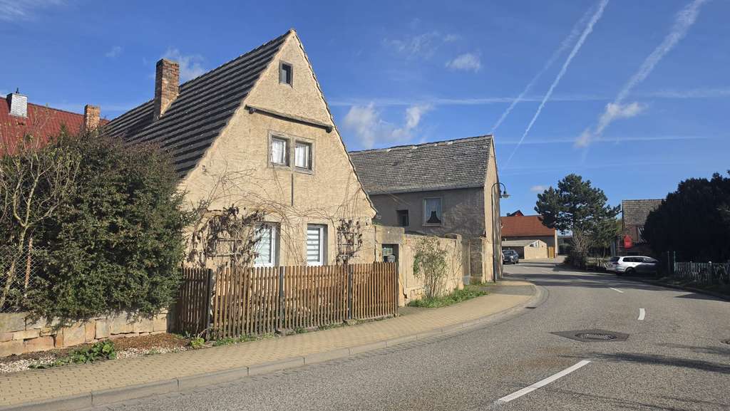 Immobilie in Karsdorf - Charmantes Bauernhaus mit 5 Zimmern und Garage in Karsdorf OT Wennungen - Bild 1