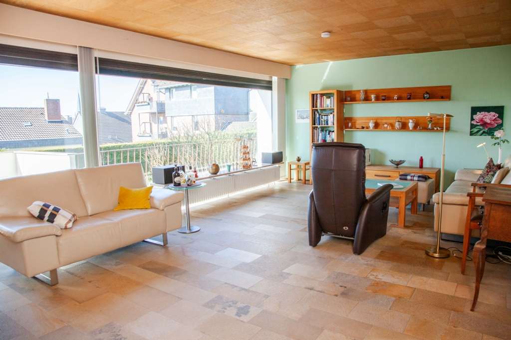 Immobilie in Leichlingen - Ein Zuhause, das Generationen verbindet. Einfamilienhaus mit Einliegerwohnung in bester Lage - Bild 2