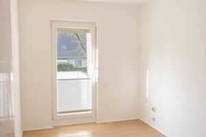 Gut geschnittenes Einfamilienhaus mit Sauna und Garage in ruhiger Lage sucht freundliche Bewohner – Schillerstraße 49, 12305 Berlin – Vorschaubild 23