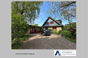 Freistehendes Einfamilienhaus in bevorzugter Wohnlage von Krefeld (Dyklage)