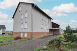 Charmantes Zweifamilienhaus mit tollem Fernblick – Schwalm-Eder-Kreis – Vorschaubild 1