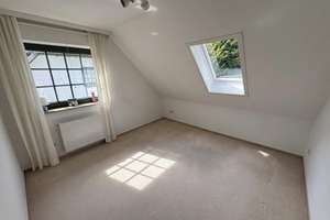Geräumige 6-Zimmer Doppelhaushälfte in Hamburg-Volksdorf mit Garten – Farmsener Landstraße 131a, 22359 Volksdorf, Hamburg – Vorschaubild 21