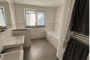 Attraktive, barrierefreie 3-Raum-Wohnung mit gehobener Innenausstattung mit Balkon mit Melbtalblick – Melbweg 3, 53127 Ippendorf, Bonn – Vorschaubild 10