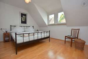 Großzügige, helle und möblierte Wohnung mit PKW-Stellplatz in Stuttgart Möhringen – Die vollständige Adresse der Immobilie erhältst du vom Anbieter., 70567 Möhringen-Mitte, Stuttgart – Vorschaubild 1