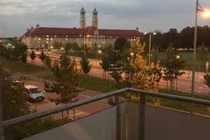 Top ausgestattete vollmöblierte 2-Zimmer-Wohnung mit Balkon – 50 m² – München – Vorschaubild 1