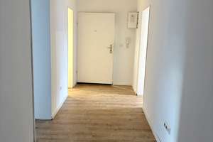 Eigenheim für die große Familie oder als Studenten-WG geeignete 4-Zimmer-Wohnung! – Die vollständige Adresse der Immobilie erhältst du vom Anbieter., 68219 Rheinau, Mannheim – Vorschaubild 1