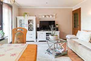 Renoviertes Reihenmittelhaus mit charmantem Garten – Die vollständige Adresse der Immobilie erhältst du vom Anbieter., 72760 Reutlingen-Mitte, Reutlingen – Vorschaubild 4