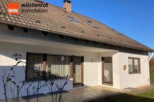 Gepflegtes Zweifamilienhaus mit großzügigem Grundstück, Terrasse, Balkon und Garage in Mutlangen – Spagenstraße 10, 73557 Mutlangen – Vorschaubild 3