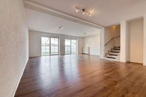 Rodenbach, Reiheneckhaus mit 6 ZKB, 2 Bäder, Gäste-WC, Terrasse, Carport – Die vollständige Adresse der Immobilie erhältst du vom Anbieter., 67688 Rodenbach – Vorschaubild 2