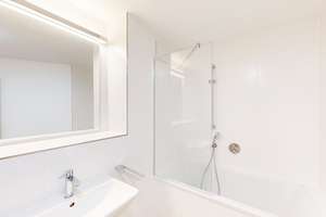 Jetzt Umzugsbonus sichern! Moderne 2,5-Zimmer-Wohnung im Projektbau verfügbar! – Am Kesselhaus 16, 80999 Untermenzing, München – Vorschaubild 10