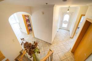 Rundumpaket aus 2003! Großzügiges Mehrgenerationenhaus mit Sauna, Kamin, Garten und Garage in Hürth – Die vollständige Adresse der Immobilie erhältst du vom Anbieter., 50354 Hürth – Vorschaubild 2