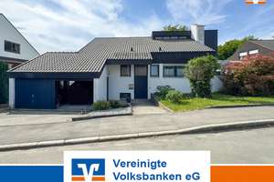 Einfamilienhaus mit Einliegerwohnung /Terrasse auf großem Grundstück sucht Familie .