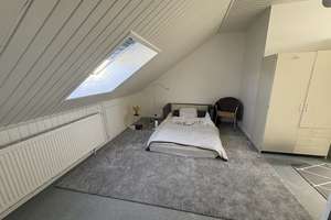 Schönes Stadthaus mit Entwicklungspotential in Kiel-Hasseldieksdamm – Die vollständige Adresse der Immobilie erhältst du vom Anbieter., 24109 Hasseldieksdamm, Kiel – Vorschaubild 10