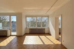 Stilvolle 3 Zimmer Wohnung mit 2 Balkonen in Toplage von Düsseldorf-Golzheim