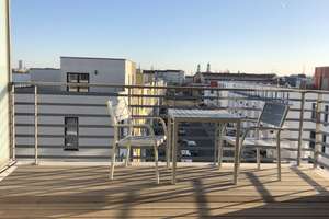 Wunderschöne möblierte, helle 2-Zi-Whg. mit EBK 4. OG Südbalkon mit unverbautem Blick – Erich-Nehlhans-Straße 25, 10247 Prenzlauer Berg, Berlin – Vorschaubild 2
