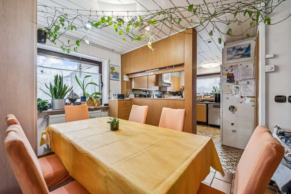 Immobilie in Sersheim - Provisionsfrei – Familienfreundliches EFH + ELW in guter Wohnlage mit Sauna und sonniger Terrasse - Bild 3