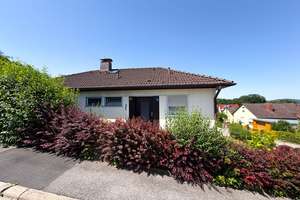 Bungalow mit schönem Garten und Doppelgarage in ruhiger Lage von Niederfüllbach – Die vollständige Adresse der Immobilie erhältst du vom Anbieter., 96489 Niederfüllbach – Vorschaubild 3