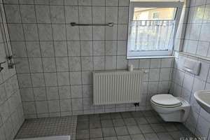 Zweifamilienhaus mit möglicher Gewerbeeinheit, Außengebäuden und traumhaft schönem Gartenpark – Die vollständige Adresse der Immobilie erhältst du vom Anbieter., 72186 Empfingen – Vorschaubild 11