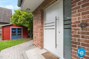 Ihr energieeffizientes, modernes Zuhause mit Einliegerwohnung, großem Garten und überdachtem Pool – Hamburg – Vorschaubild 14