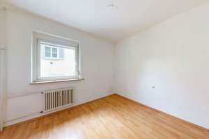 Gepflegtes Mehrfamilienhaus mit 3 Wohnungen direkt an den Weinbergen – Die vollständige Adresse der Immobilie erhältst du vom Anbieter., 70374 Schmidener Vorstadt, Stuttgart – Vorschaubild 8