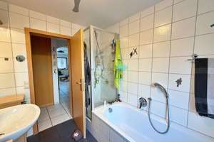 Familiennest! Gepflegte 4,5 Zimmerwohnung mit Garten in ruhiger Lage von Lauffen am Neckar – Die vollständige Adresse der Immobilie erhältst du vom Anbieter., 74348 Lauffen am Neckar – Vorschaubild 11