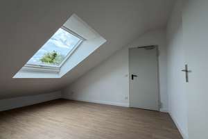 Wohnung mit 3 ZKDB in Düsseldorf Unterrath (saniert) – Unterrather Straße 71, 40468 Unterrath, Düsseldorf – Vorschaubild 2
