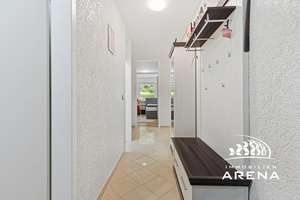 Ruhig. Grün. Hell. 3 ZKB im EG mit 2 Loggien und 2 TG-Boxen in Hochzoll-Süd inkl. EBK, Kunststofff. – Die vollständige Adresse der Immobilie erhältst du vom Anbieter., 86163 Hochzoll-Süd, Augsburg – Vorschaubild 6