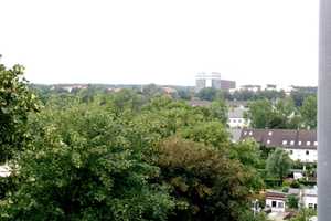 TOP Wohnung für Eigennutzer ! Sofort beziehbar--Wanne/Dusche--Gäste WC--Lift--Einbauküche--2 Balkone – Erich-Mühsam-Straße 33, 9112 Chemnitz – Vorschaubild 1