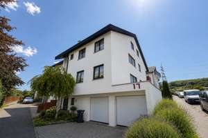 Wohnen in den Weinbergen! Großes 3-Familienhaus in toller Lage von Weinstadt-Beutelsbach! – Die vollständige Adresse der Immobilie erhältst du vom Anbieter., 71384 Weinstadt – Vorschaubild 2
